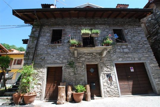 Detached house in Mergozzo