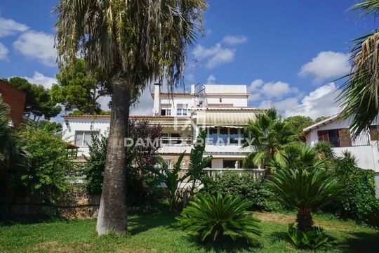 Villa in Castelldefels