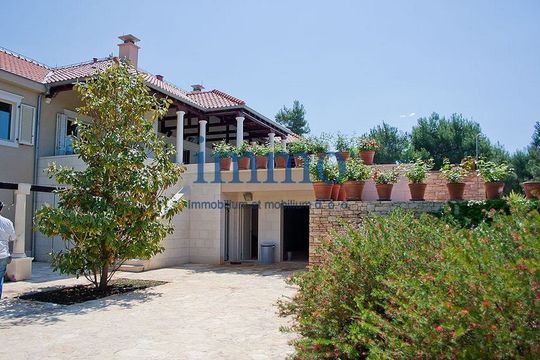 Villa in Brač