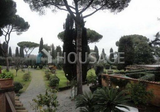 Detached house in Rome