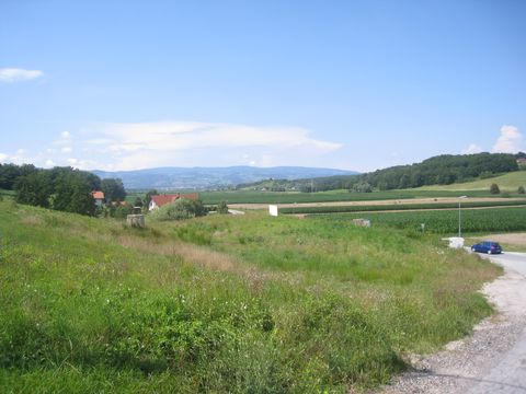 Land in Slovenska Bistrica