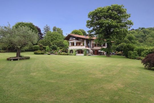 Villa in Laveno-Mombello