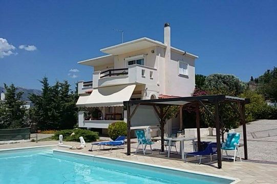 Detached house in Amarinthos