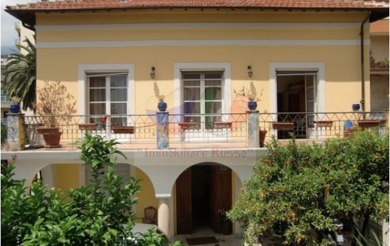 Detached house in San Remo