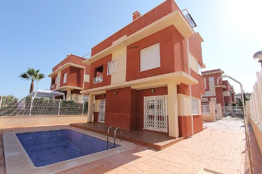 Detached house in Cabo Roig