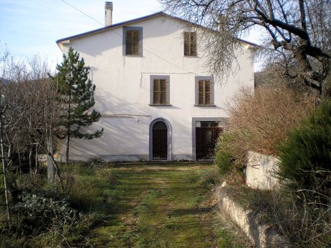 Detached house in Ofena