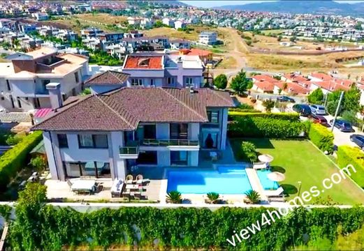 Villa in Izmir