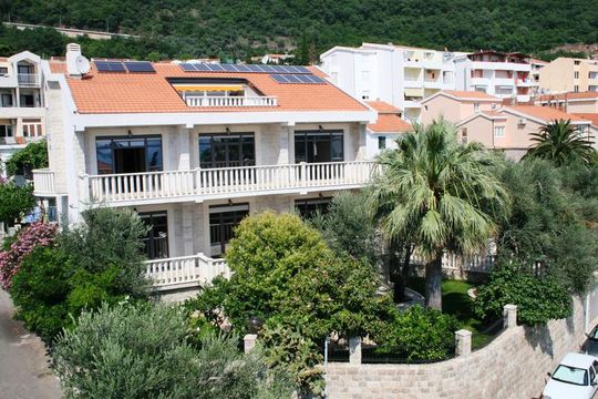 Detached house in Petrovac