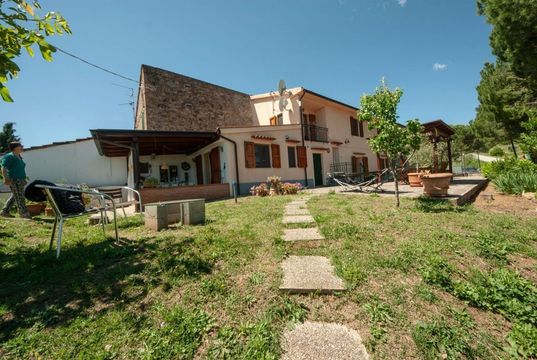 Detached house in Chianni