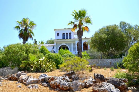 Villa in Santa Barbara de Nexe