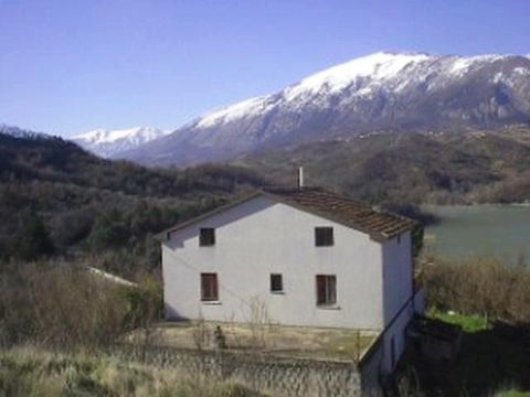 Detached house in Casoli