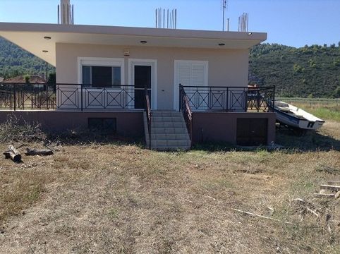 Detached house in Atalanti