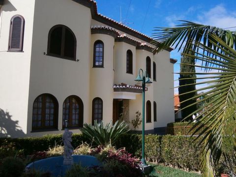 Detached house in Funchal