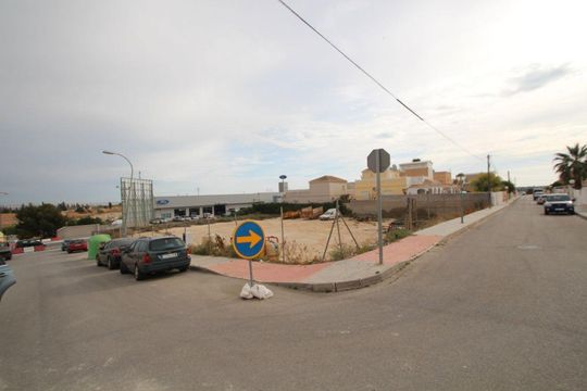 Land in Avinyó Nou