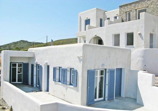 Apartment in Molos