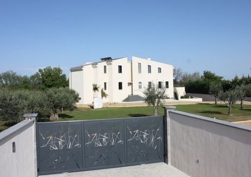 Villa in Bellegarde